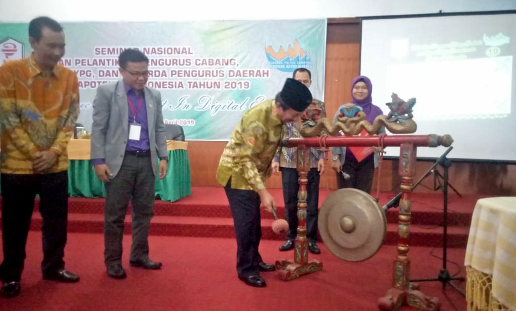 Pemkot Bandarlampung Angkat 15 Apoteker Honor