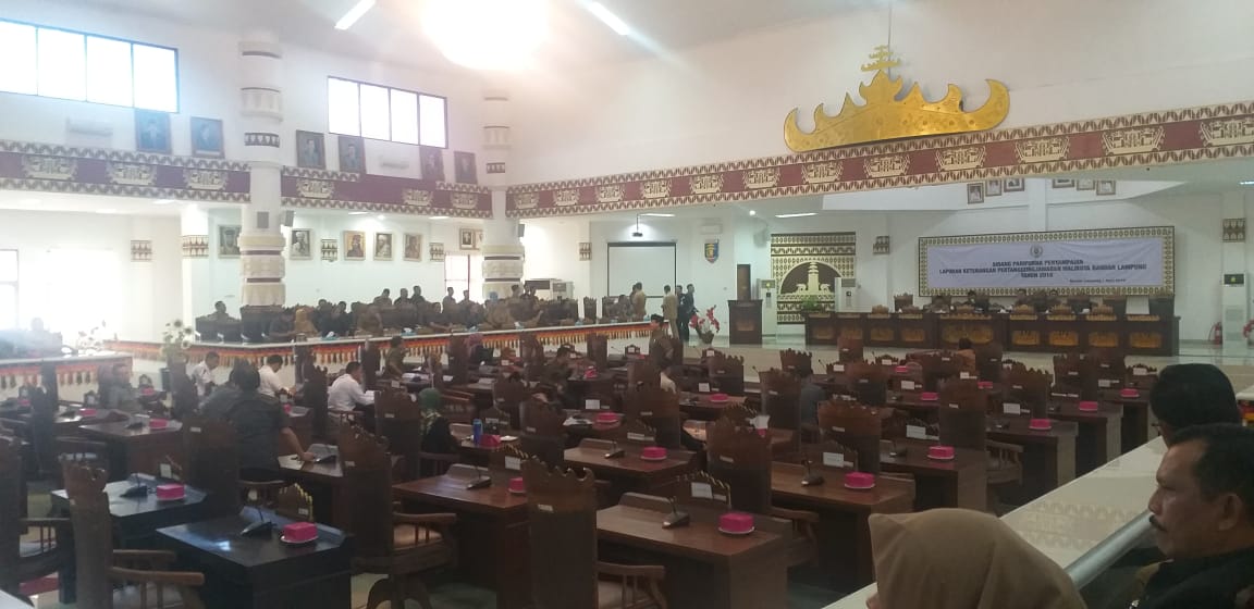 Tak Kuorum, Sorakan Bak Cemooh Menggema di Gedung Paripurna