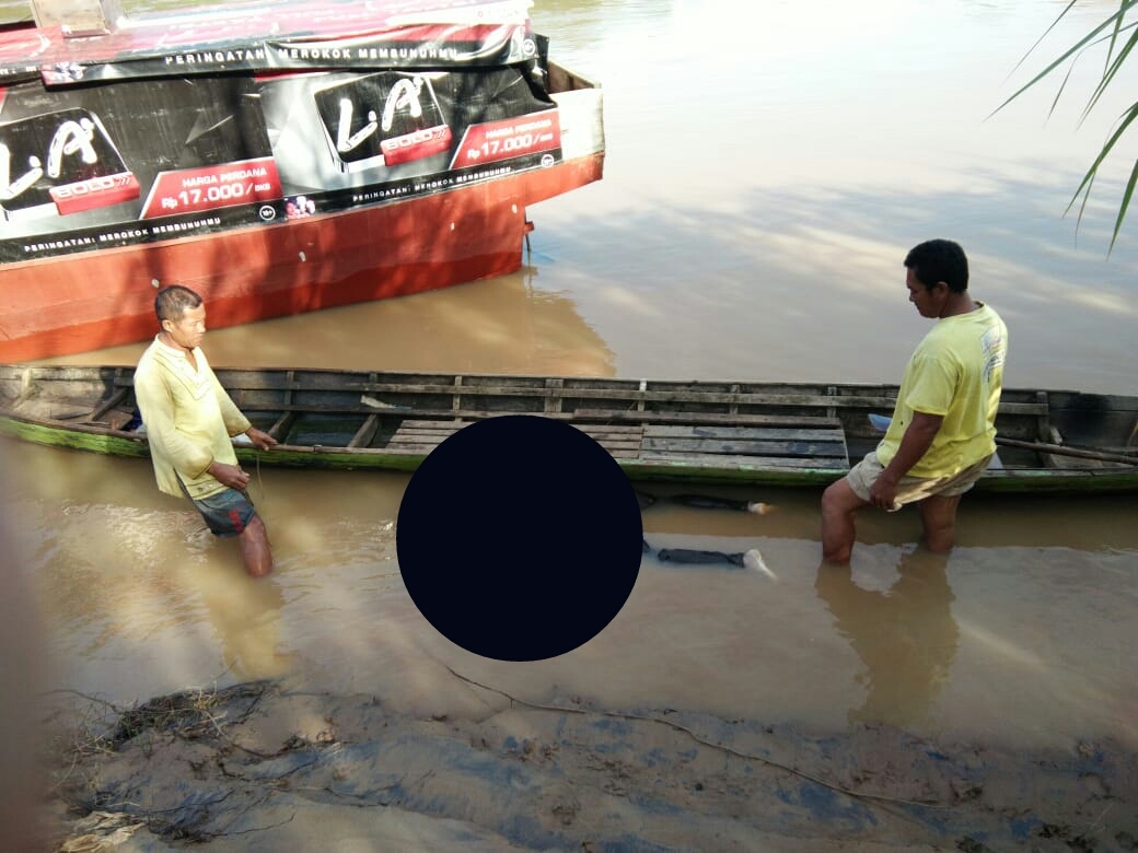 Ditemukan Mengambang di Sungai Waykanan, Jenazah Anonim Dimakamkan