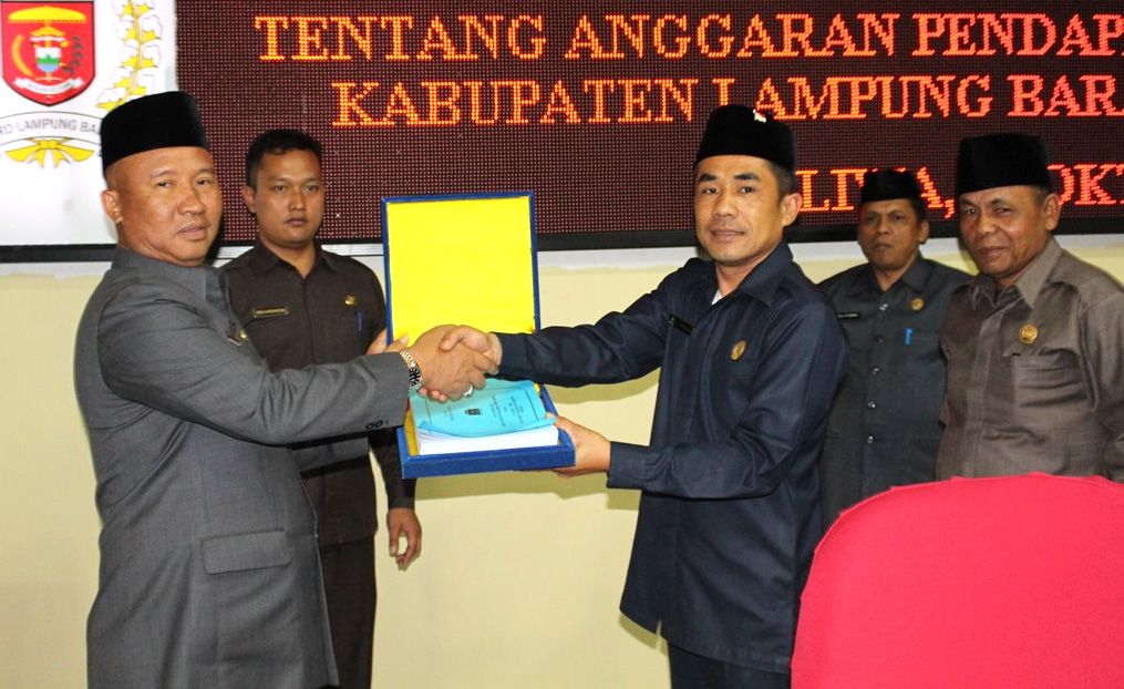 Lima Tahun, DPRD Lambar Sahkan 46 Perda