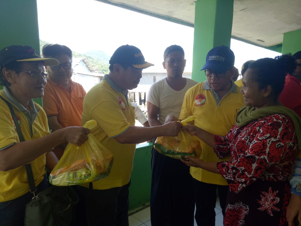 Berbagi Berkah Ramadan, Paguyuban Marga Huang Bagikan Sembako