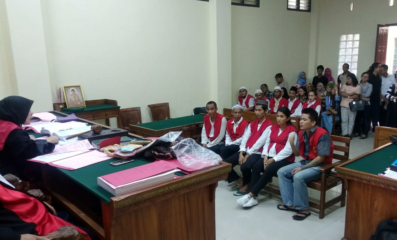 Tok! Majelis Hakim Tuntut Lima Terdakwa Pemilik 1000 Butir Ekstasi dengan Hukuman Berbeda, Dua Seumur Hidup da