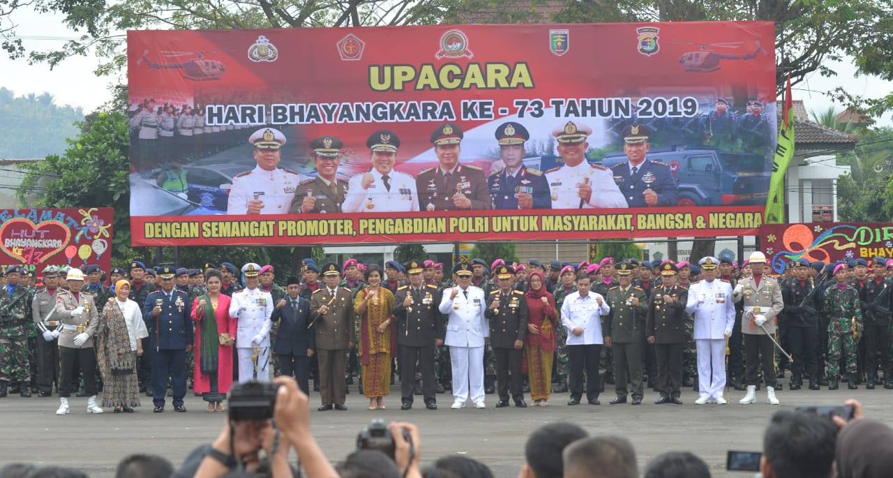 Jadi Inspektur HUT Bhayangkara, Arinal: Tegakkan Hukum secara Profesional dan Transparan