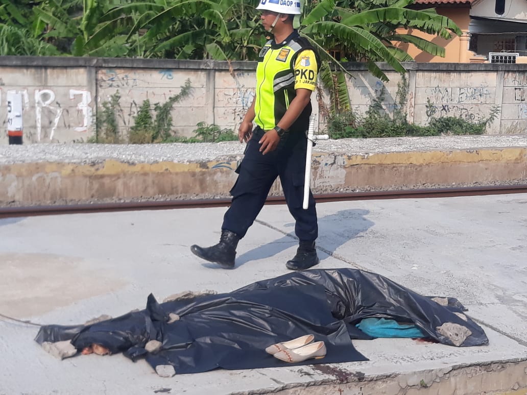 Ada yang Kenal? Remaja Wanita Asal Lampung Tertabrak Kereta di Lemah Abang