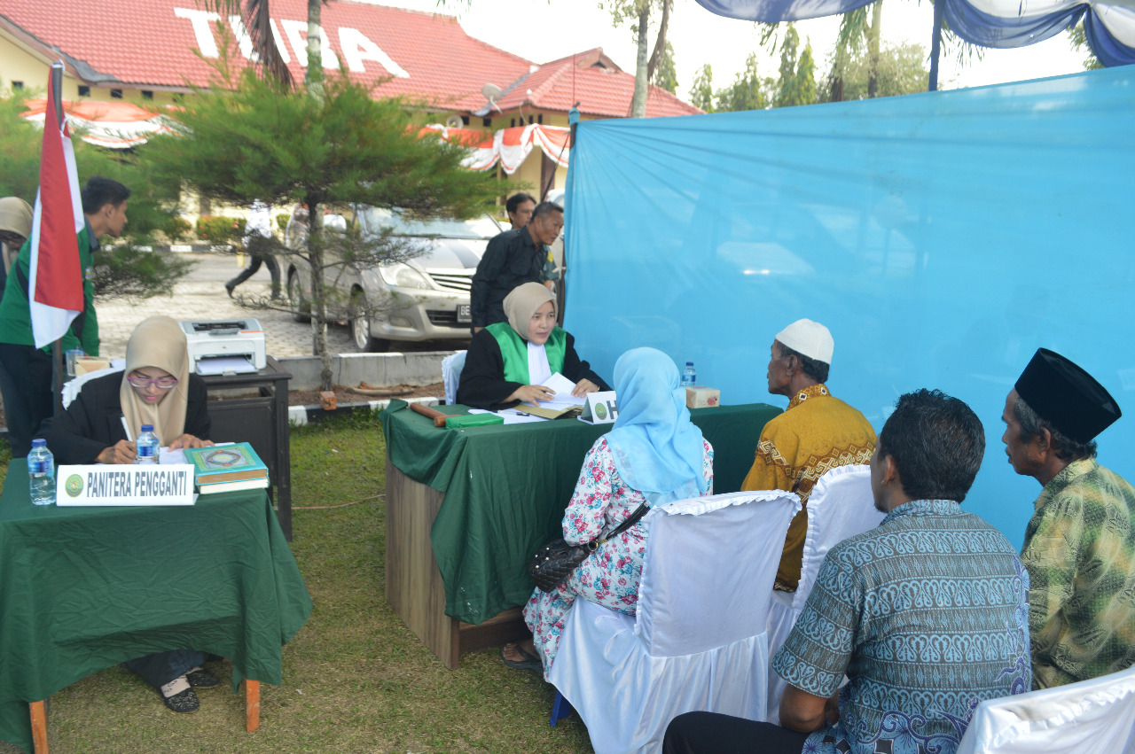Simpan Cerita untuk Anak-Cucu, 86 Pasangan Nikah Gratis di Polres Tuba