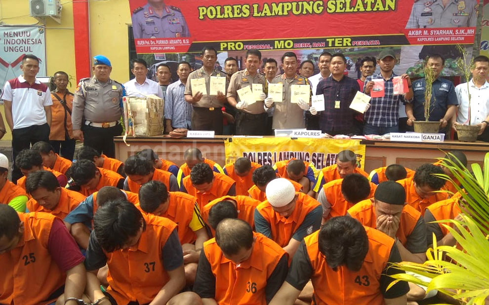 Ini Modus Baru, Sabu Dibalut Lembaran Keju