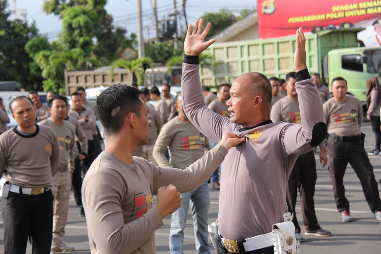 Personel Polresta Tingkatkan Kemampuan Bela Diri