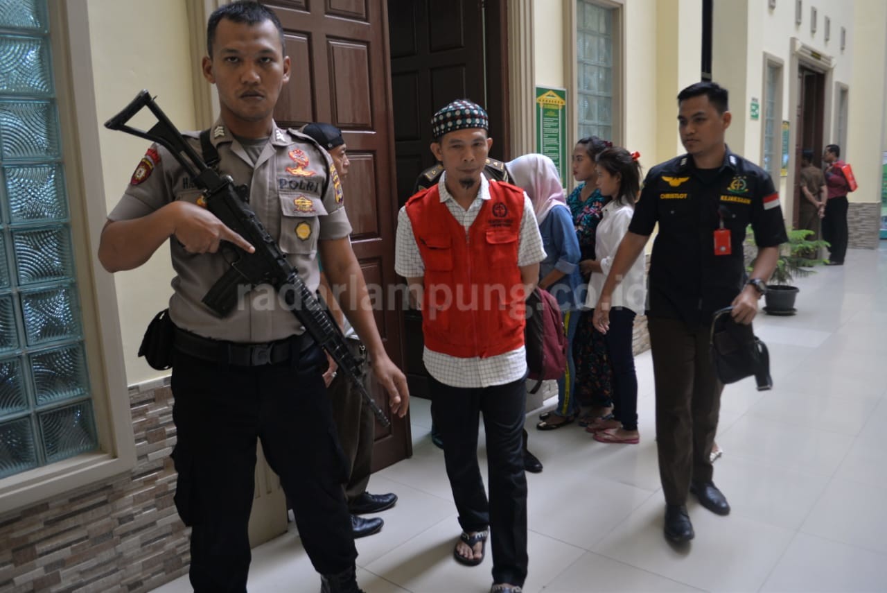 Ikut Terlibat Dalam Bentrok Bumiratu, Mando Ruben Divonis Penjara Nyaris 2 Tahun