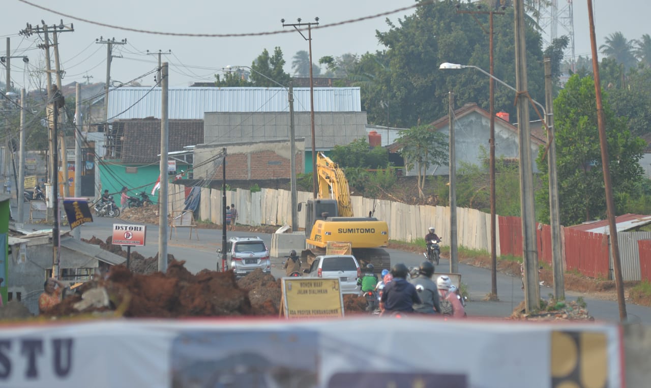 Proses Pembangunan Flyover Jl. Kapten Abdul Haq-Jl. Komarudin Dinilai Ancam Warga