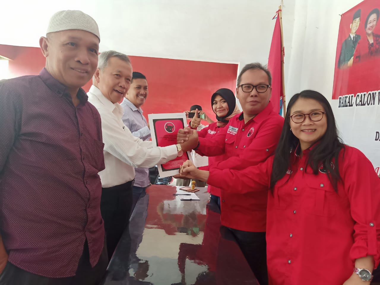 Mantan Wali Kota Metro Daftarkan Anaknya ke Penjaringan PDIP