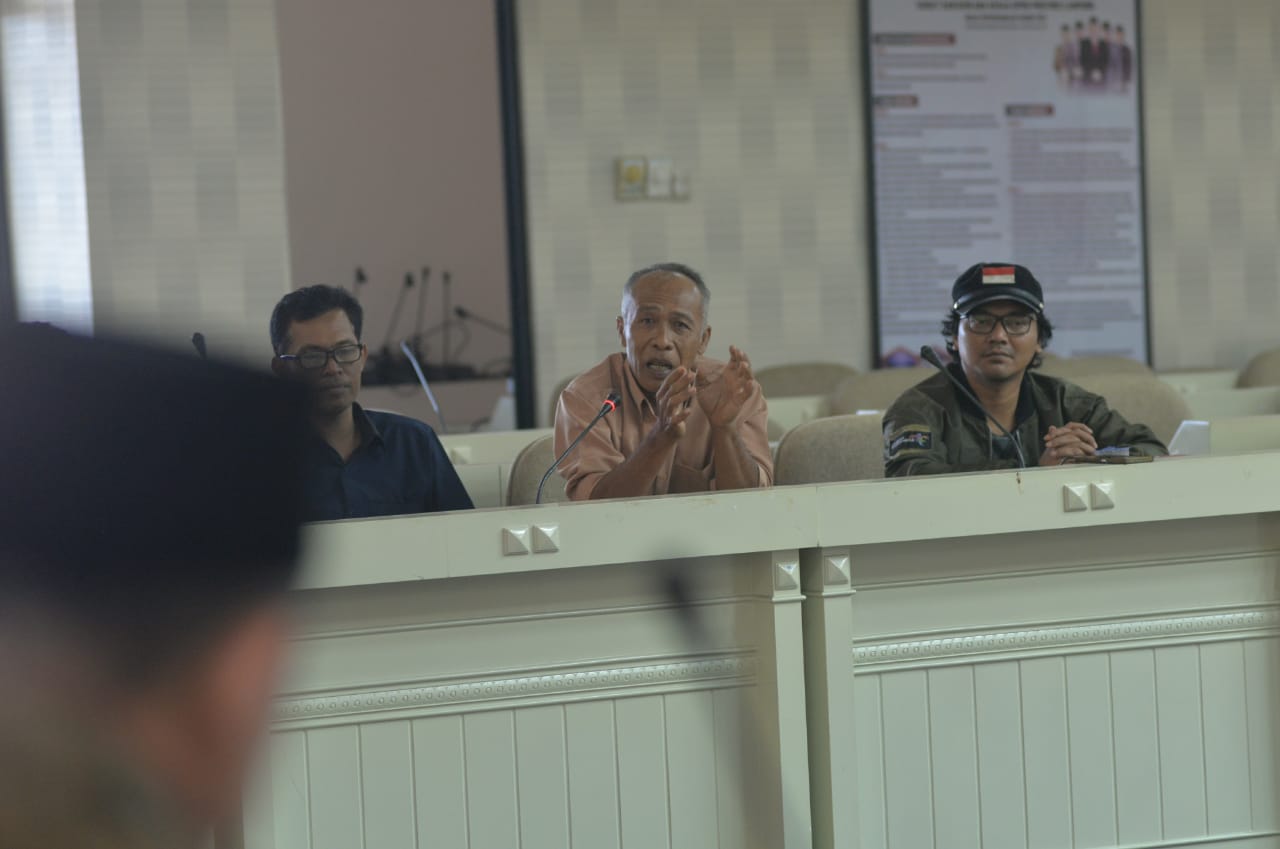 Sambangi DPRD Lampung, Masyarakat Pulau Sebesi Minta Hentikan Penambangan Disekitar Selat Sunda