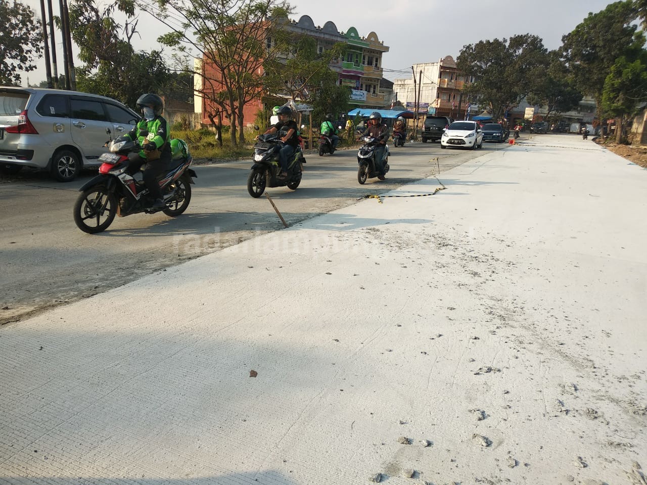 Perbaikan Jalan Pangeran Tirtayasa Hampir Selesai 