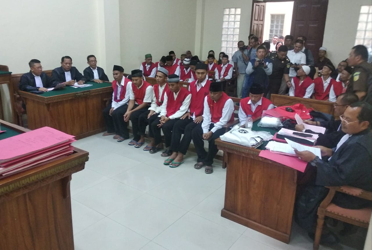 Jual Benih Lobster, Delapan Terdakwa Dituntut 15 Bulan Penjara dan Denda Rp50 Juta