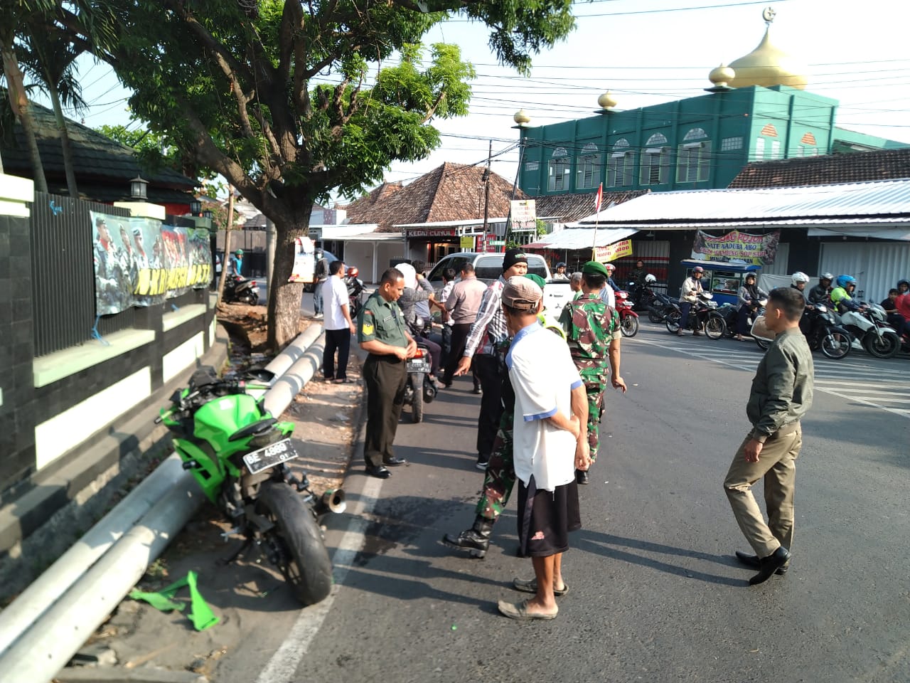 Jduaaar! Ninja Tabrak Strada di Depan Korem 043/Gatam