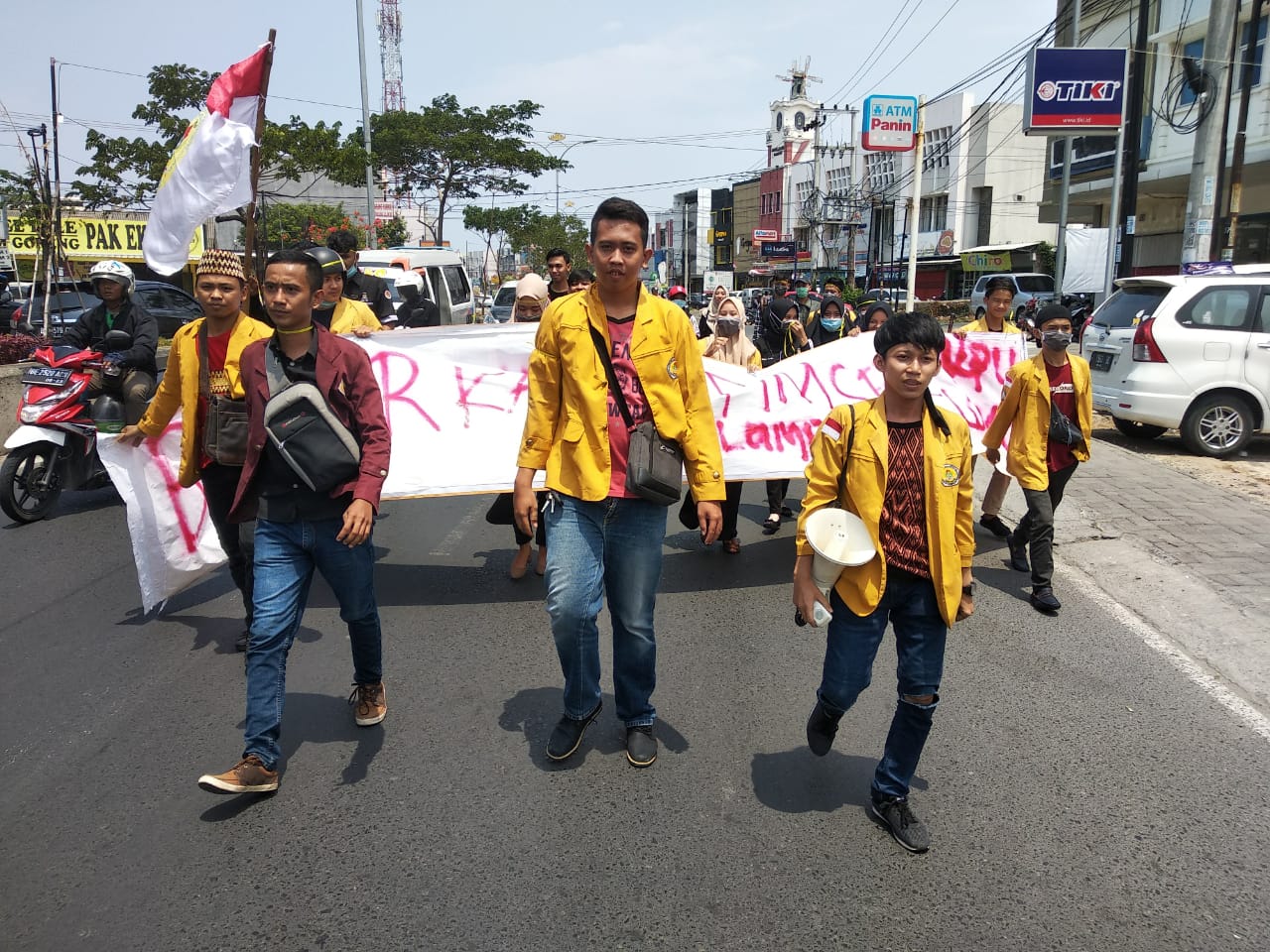 Timsel KPU Provinsi Digoyang, Mahasiswa Nilai Cacat Administrasi