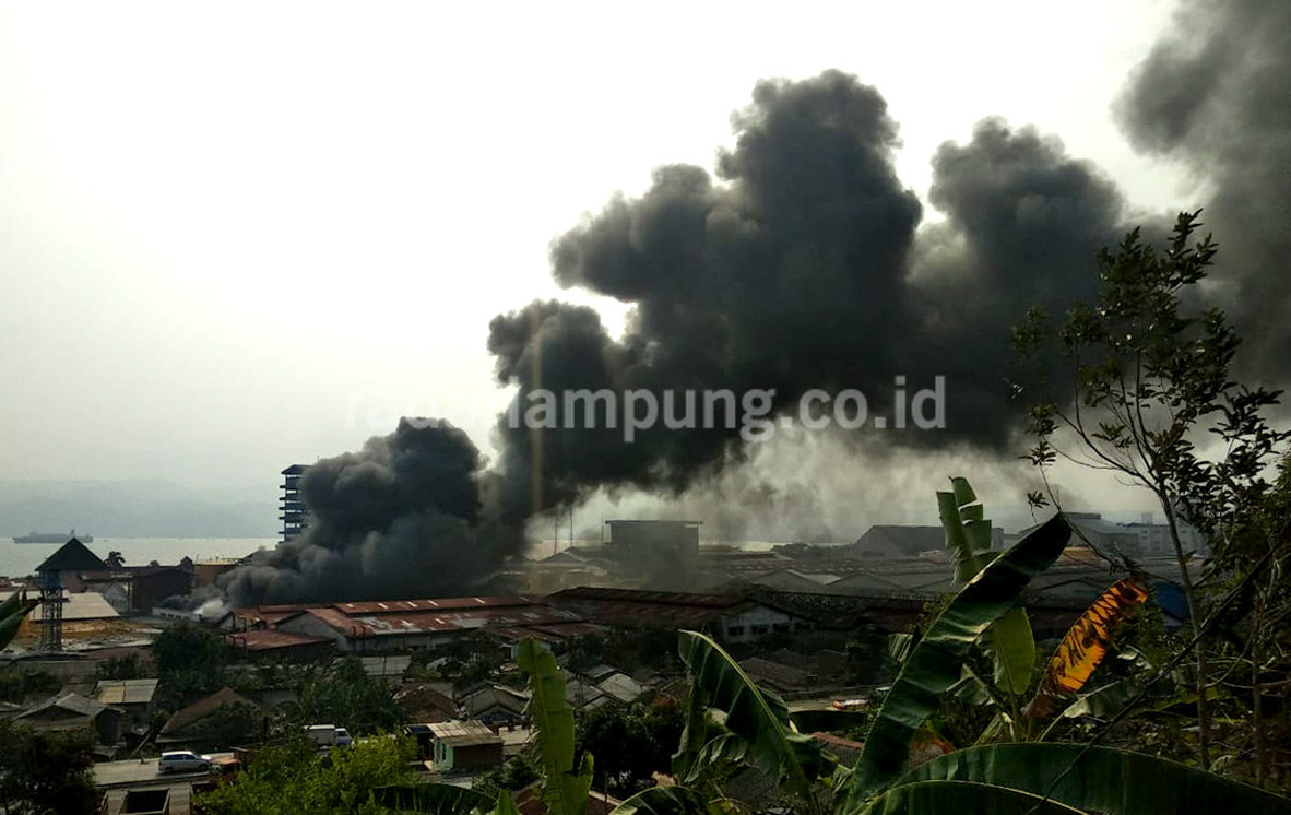Gudang CV Bumi Waras Terbakar