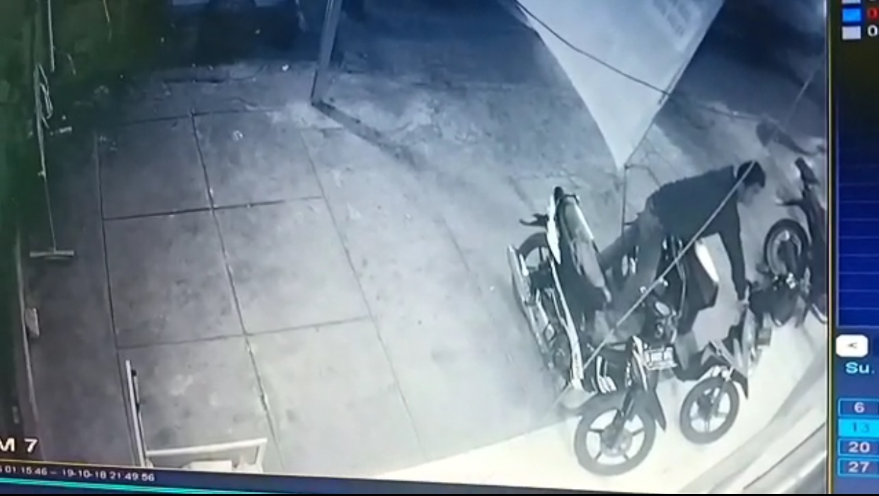 Aksi Pencurian Motor Kembali Terekam CCTV
