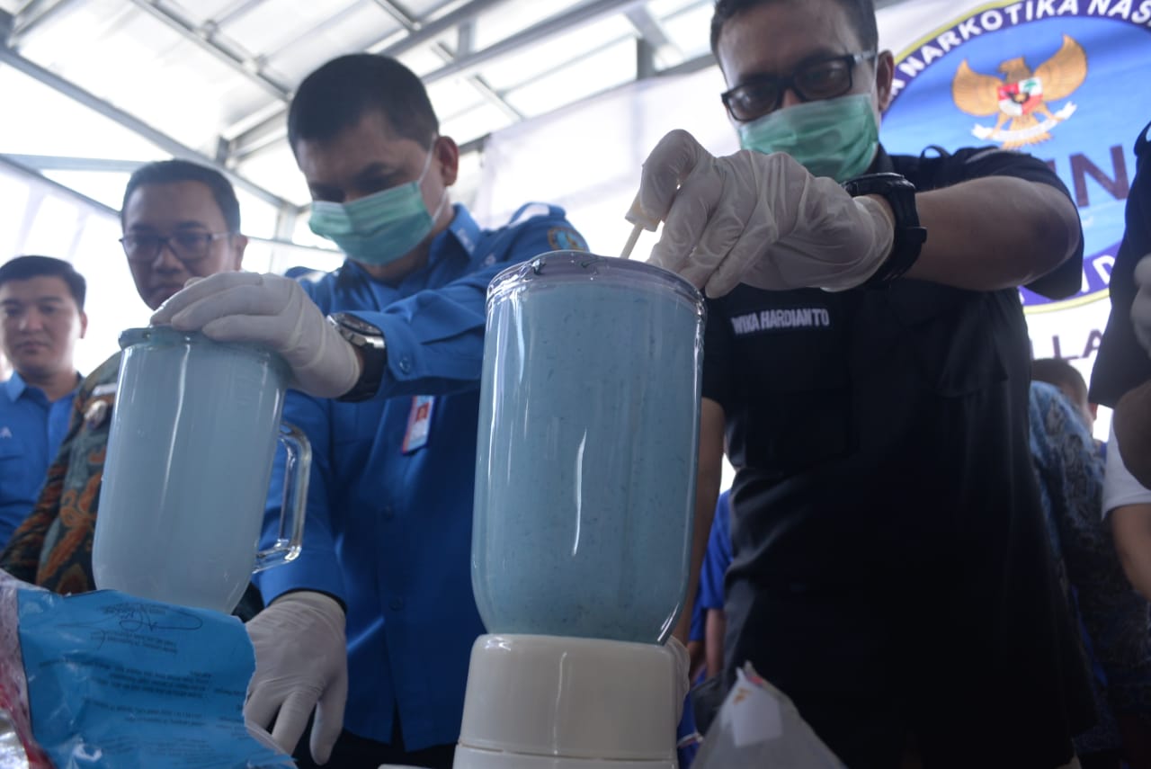 Sabu 16,62 Kg dan 1.140 Butir Ekstasi Diblender BNNP Lampung