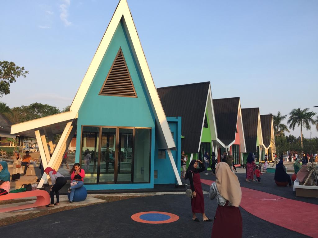 Belum Diresmikan, Pasar Seni PKOR Sudah Dipadati Pemburu Foto