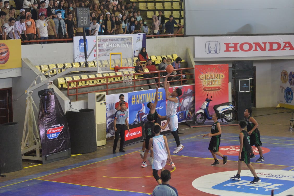 SMAN 10 Bandarlampung Libas SMAN 14 Bandarlampung