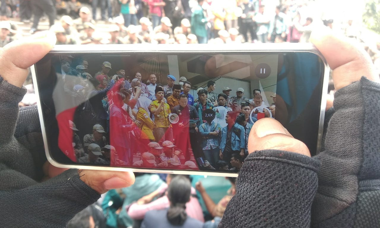 Akhirnya Anggota Dewan Tergerak Temui Masa Aksi