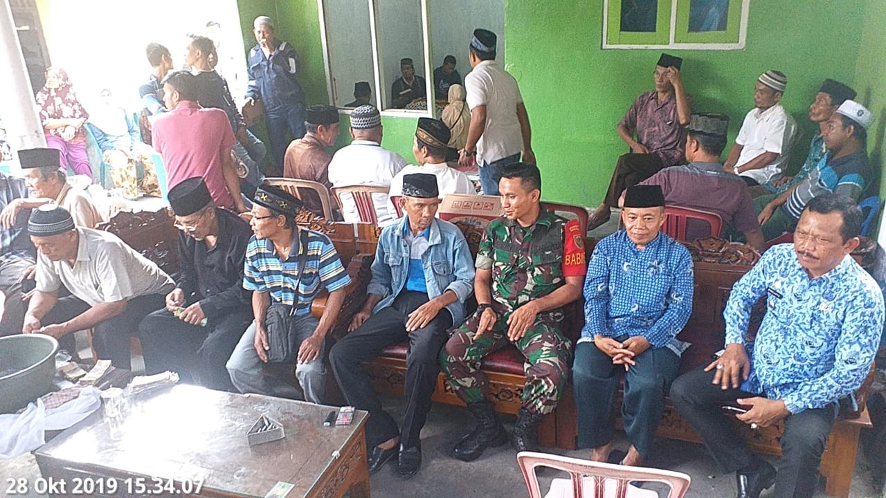 Anggota Koramil 410-01 Melayat