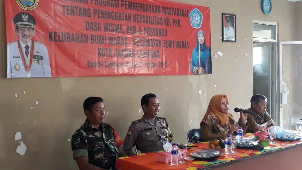 Babinsa Kelurahan Bumi Waras Berikan Penyuluhan Kesehatan ke Masyarakat