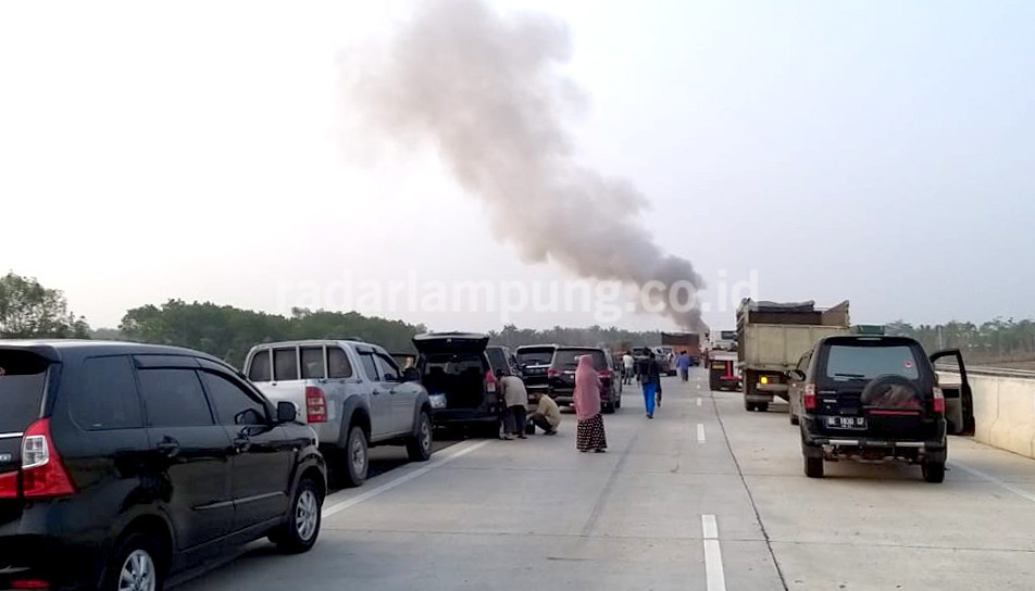 Korban Tewas Terbakar di JTTS, Pasutri dan Anaknya