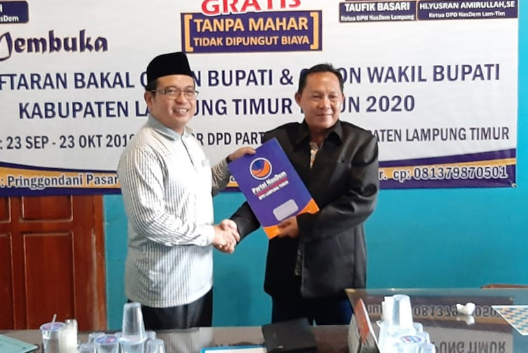 Mantan Kadis Daftar Balon Bupati di DPD NasDem Lamtim