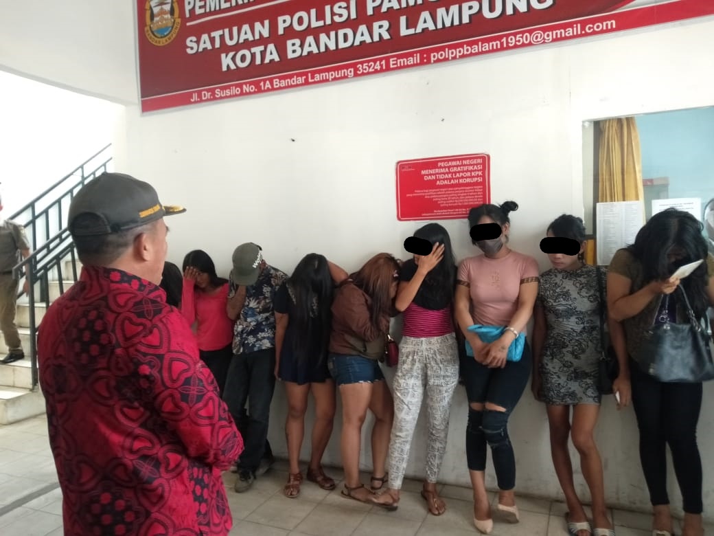 Banpol PP Sisir Kota, Waria dan Pekerja Seks Diamankan