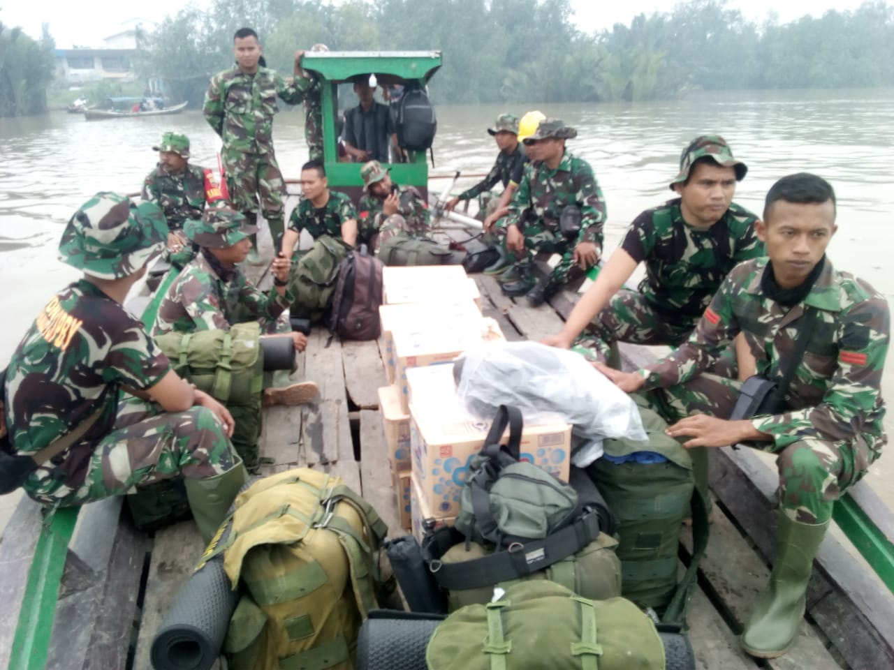 TMMD ke 106, Anggota Satgas Kodim 0314/Inhil Anjangsana ke Warga