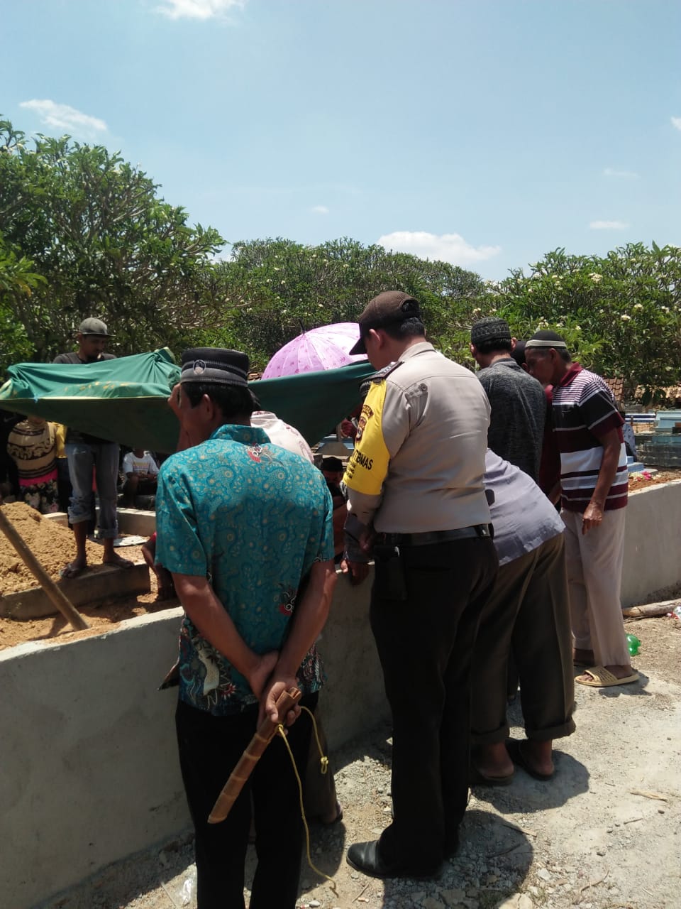 Lakalantas Maut Lamteng, Korban Tewas Bapak dan Anaknya Dimakamkan