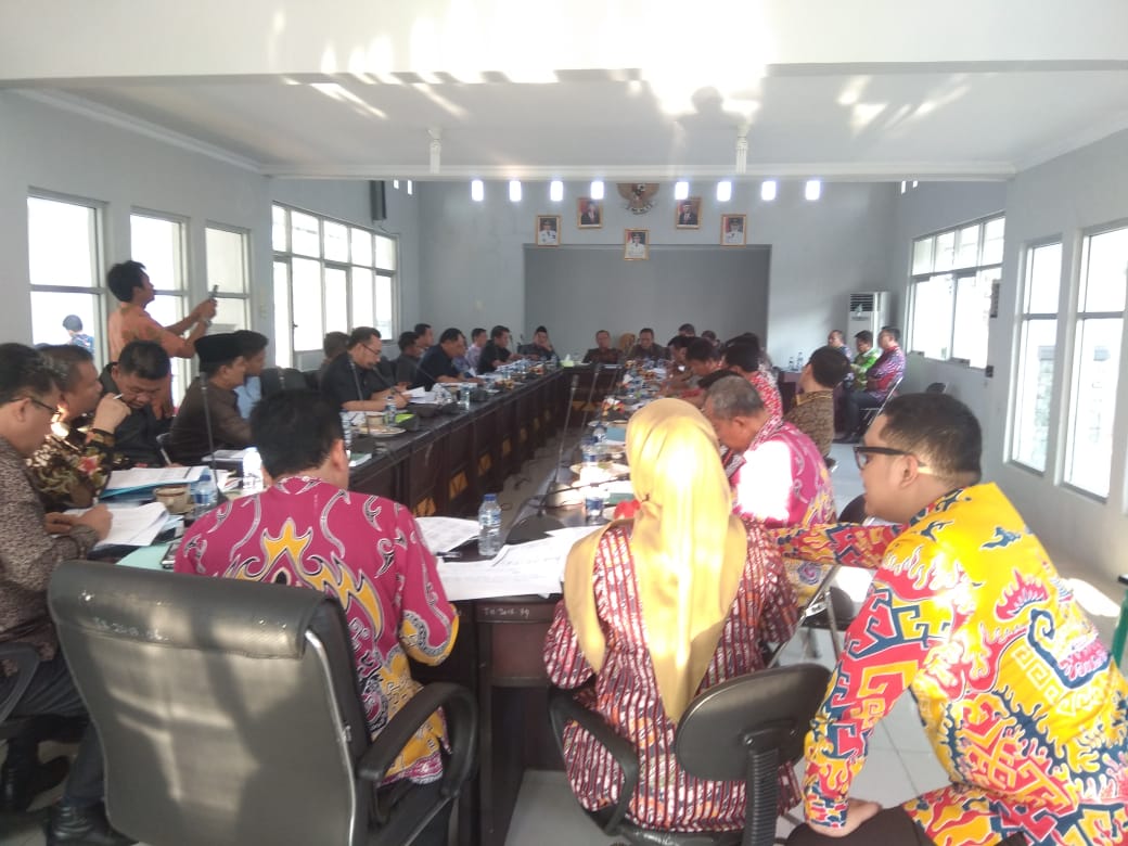 Kabar Baik ! Gaji Guru Honorer di Daerah Ini Tahun Depan Naik