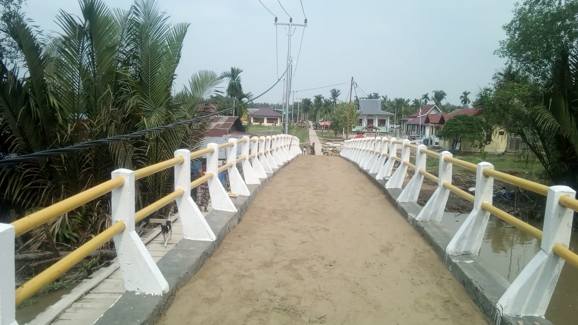Hamdalah ! Jembatan Program TMMD ke 106 Kodim 0314/Inhil Berdiri Kokoh