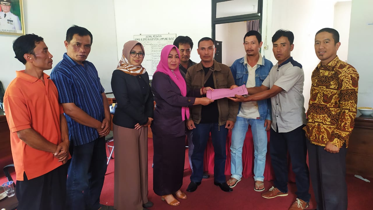 Dana PKH Disunat, Warga Ngadu ke DPRD Lambar