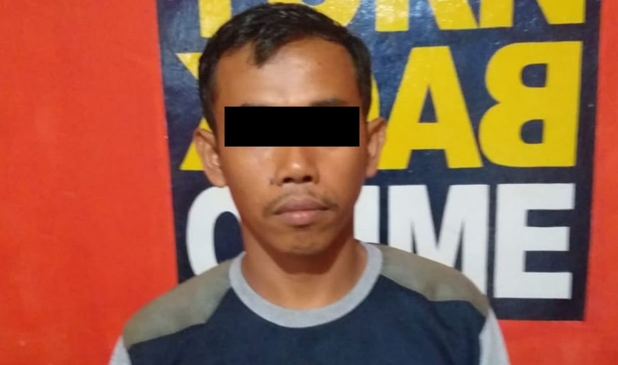 Istri Chatting dengan Pria Lain, Suami Naik Pitam