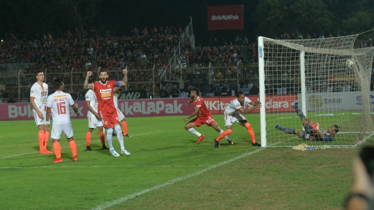 Gol Arthur Bonai Buat Badak Lampung Unggul Sementara Atas Persija