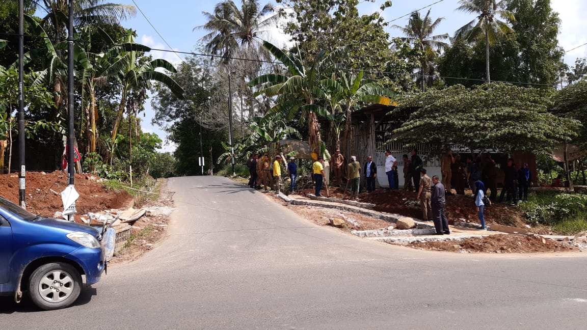 Wali Kota Tinjau Jalan Nusantara Labuhanratu