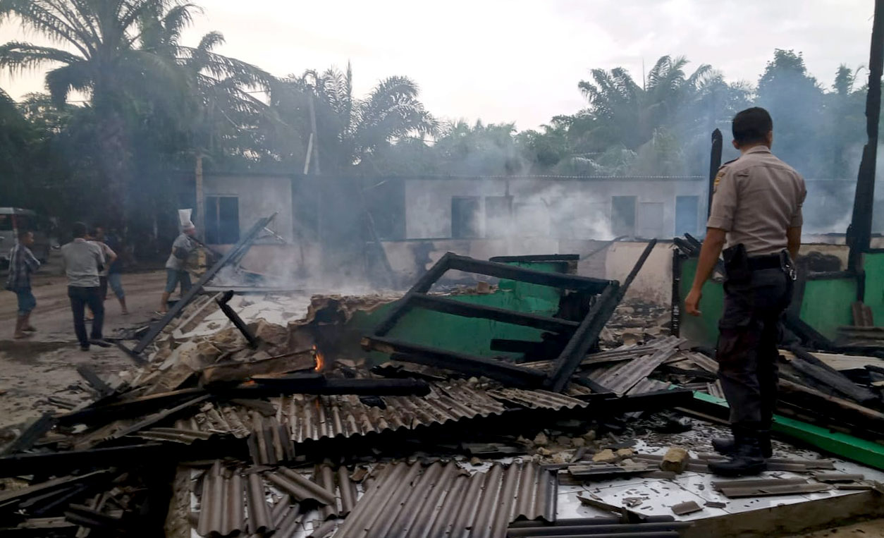 Korsleting, Belasan Bangunan Ponpes Irsadul Ibat 2 Hangus