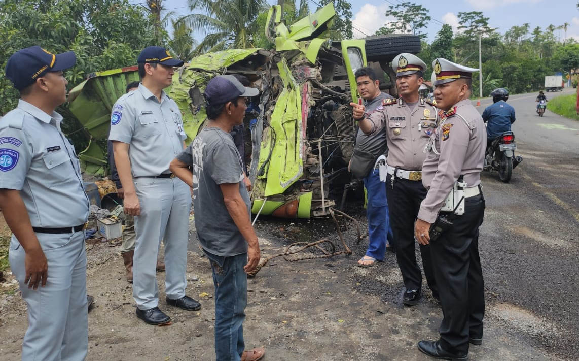 Lakalantas Tarahan, Empat Tewas