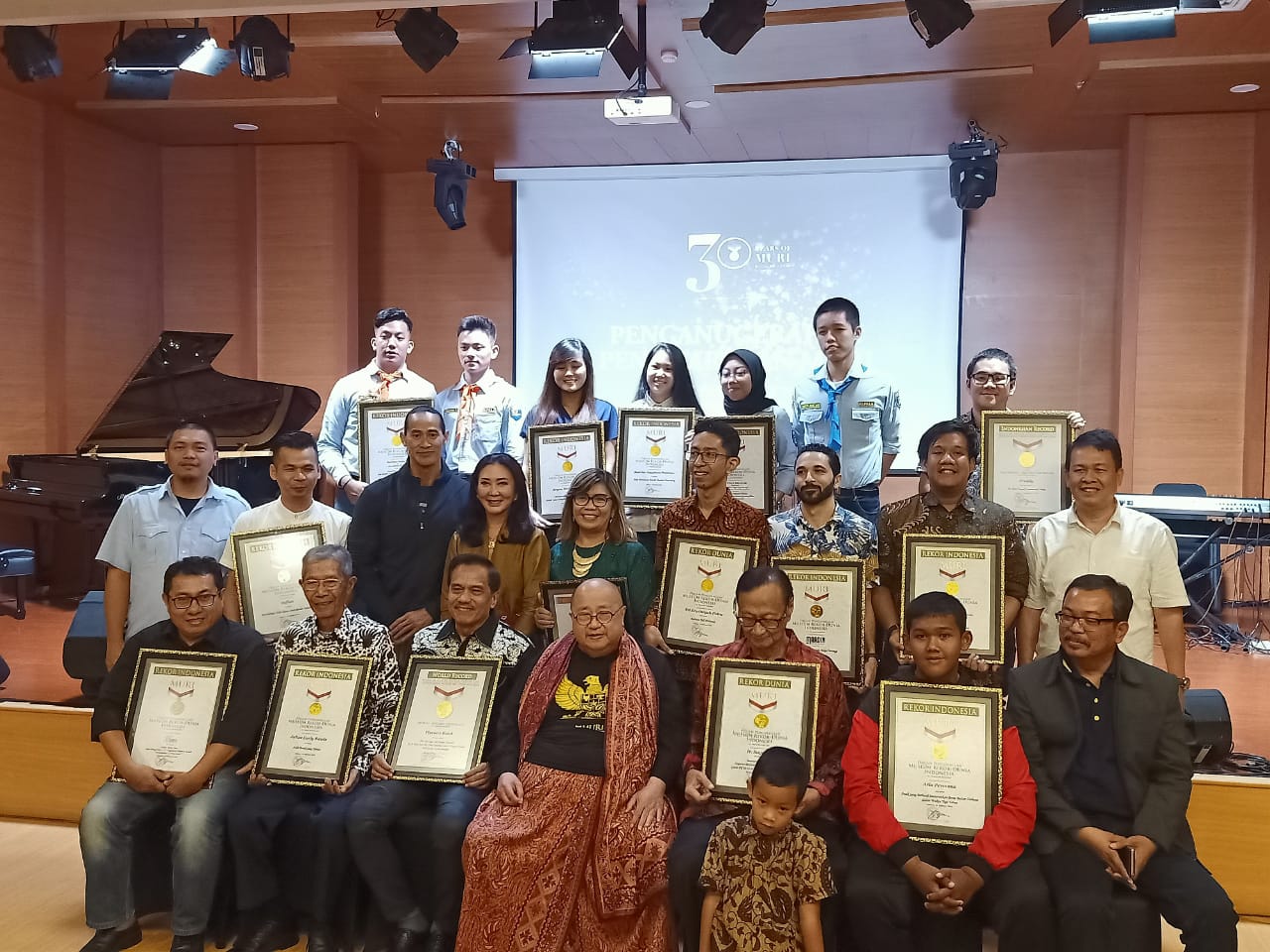 SMSI Raih Penghargaan MURI