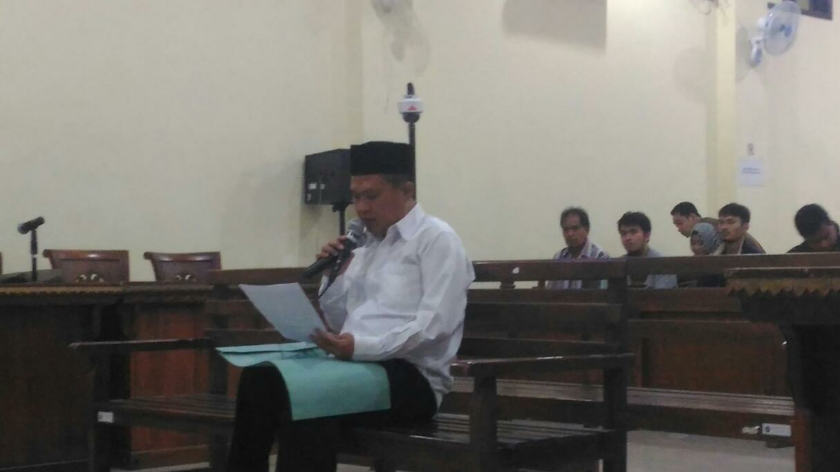 Bacakan Pledoi, Candra Minta Hakim Jatuhi Hukuman Seringan-ringannya