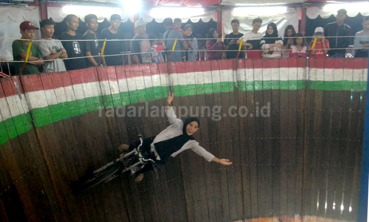 Mama Muda “Penunggu” Tong Setan