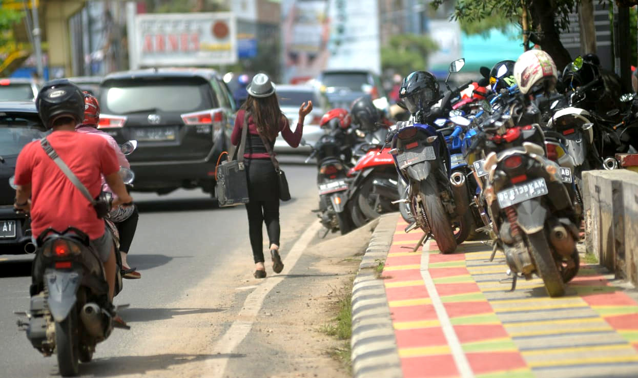 Perbaikan Trotoar Bakal Mencontoh di Jakarta