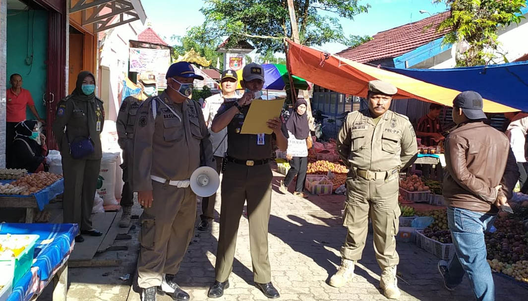 Satpol PP Keliling, Beri Edukasi Soal Covid-19