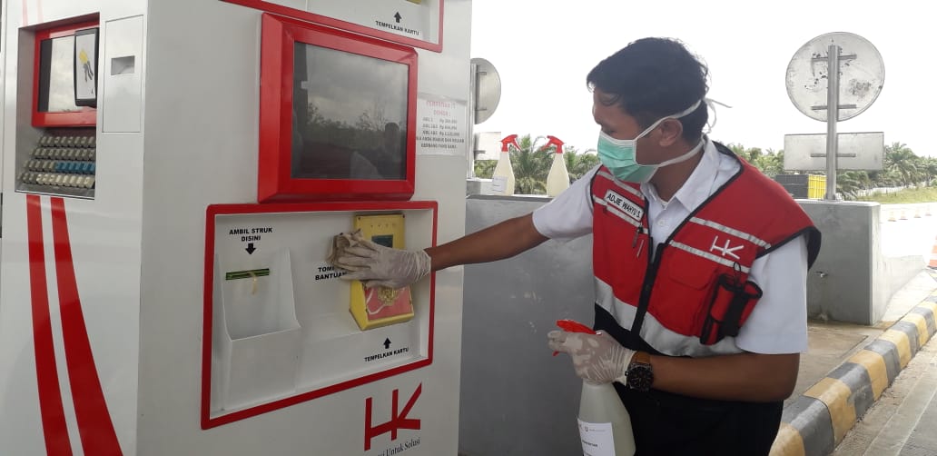 HK Imbau Tapping di GT Pakai Tongkat E-Toll