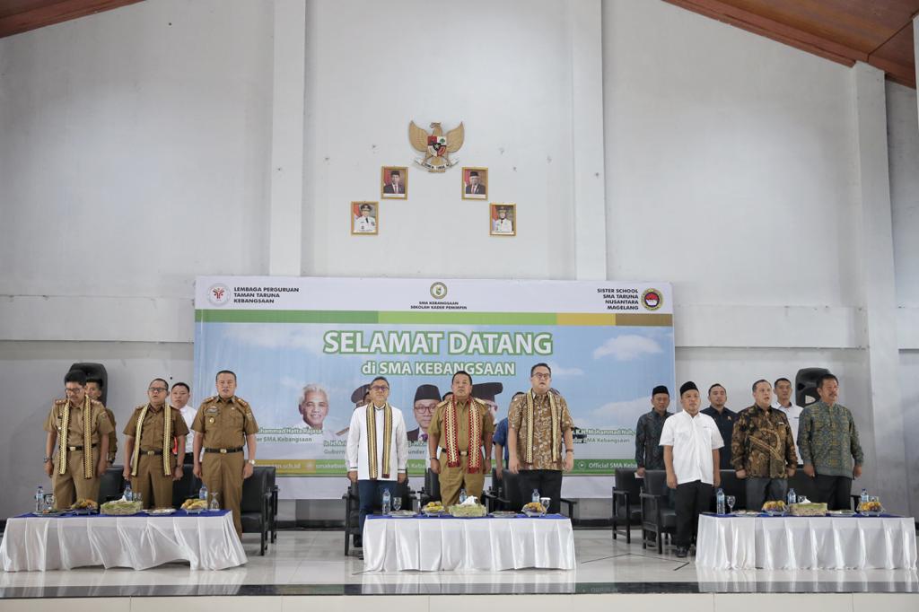 Gubernur Dukung Kembangkan Pendidikan dengan Jujur Iklas