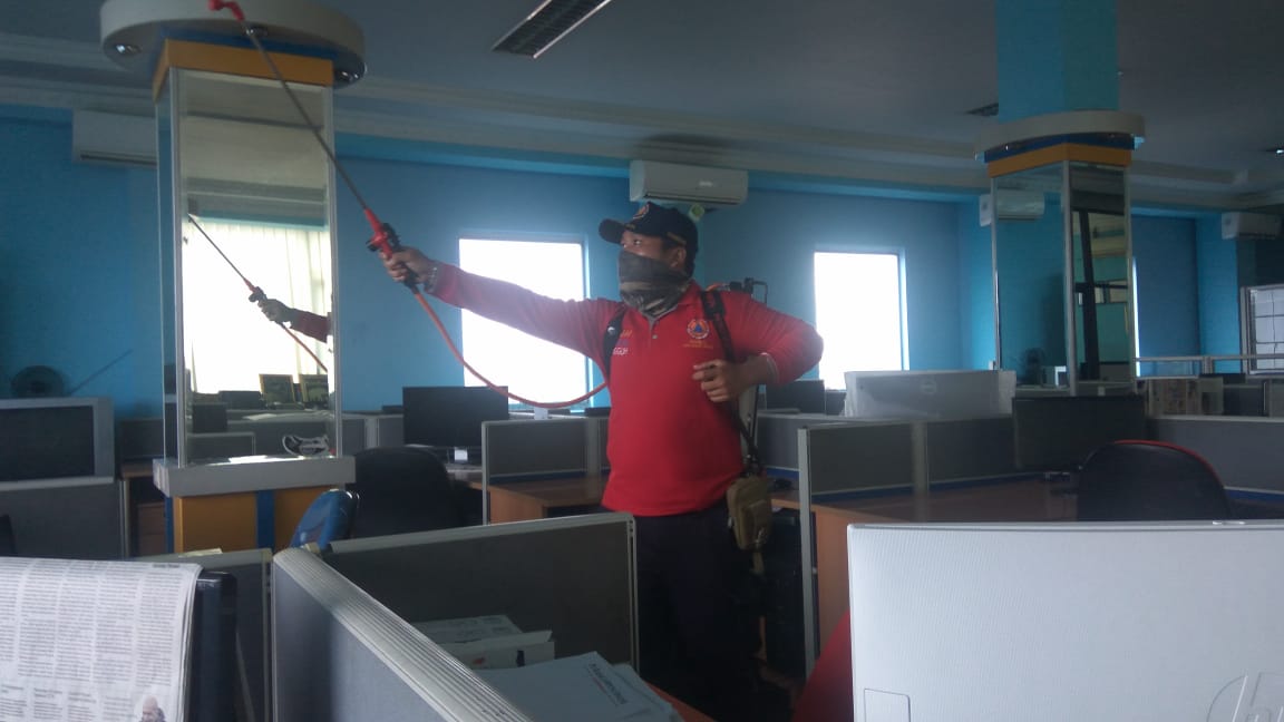 Markas Radar Lampung Disemprot Disinfektan