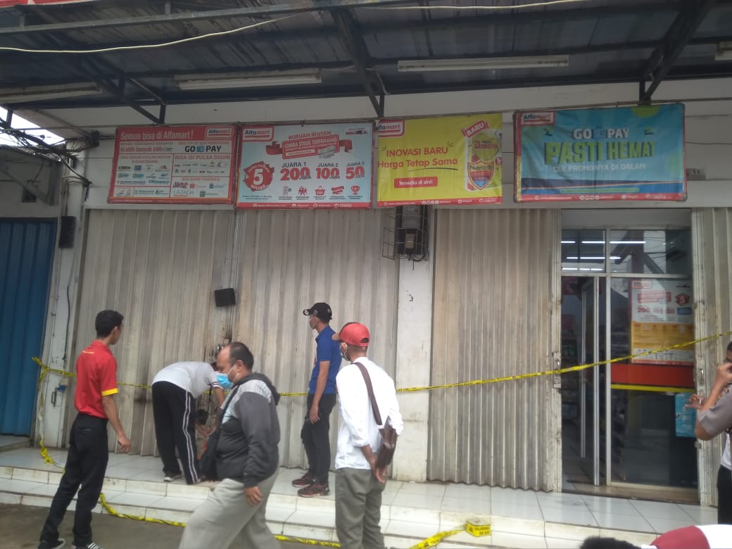 Alfamart Dibobol, Barang Pajangan Digondol Maling