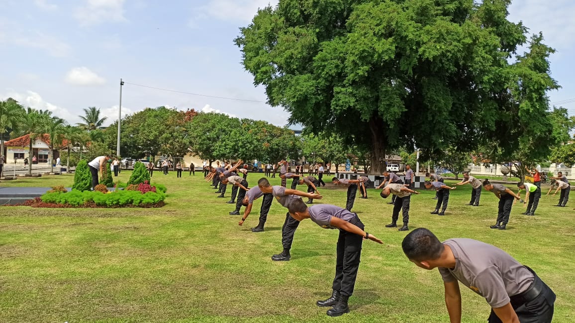Anggota Polres Lampung Berjemur Cegah Corona